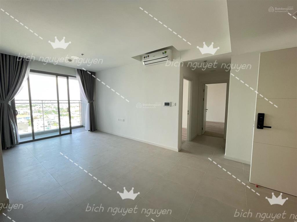 Hot 13tr cho thuê căn 2pn 83m2 full ntcb, tầng trung view hồ bơi siêu mát mẻ