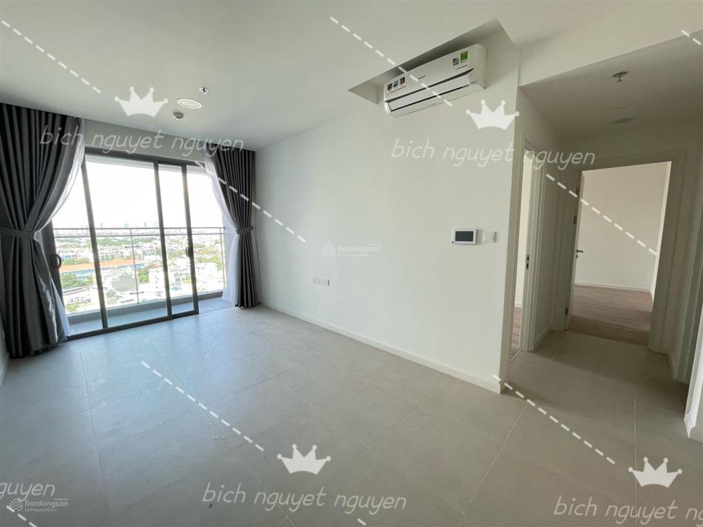 Hot 13tr cho thuê căn 2pn 83m2 full ntcb, tầng trung view hồ bơi siêu mát mẻ