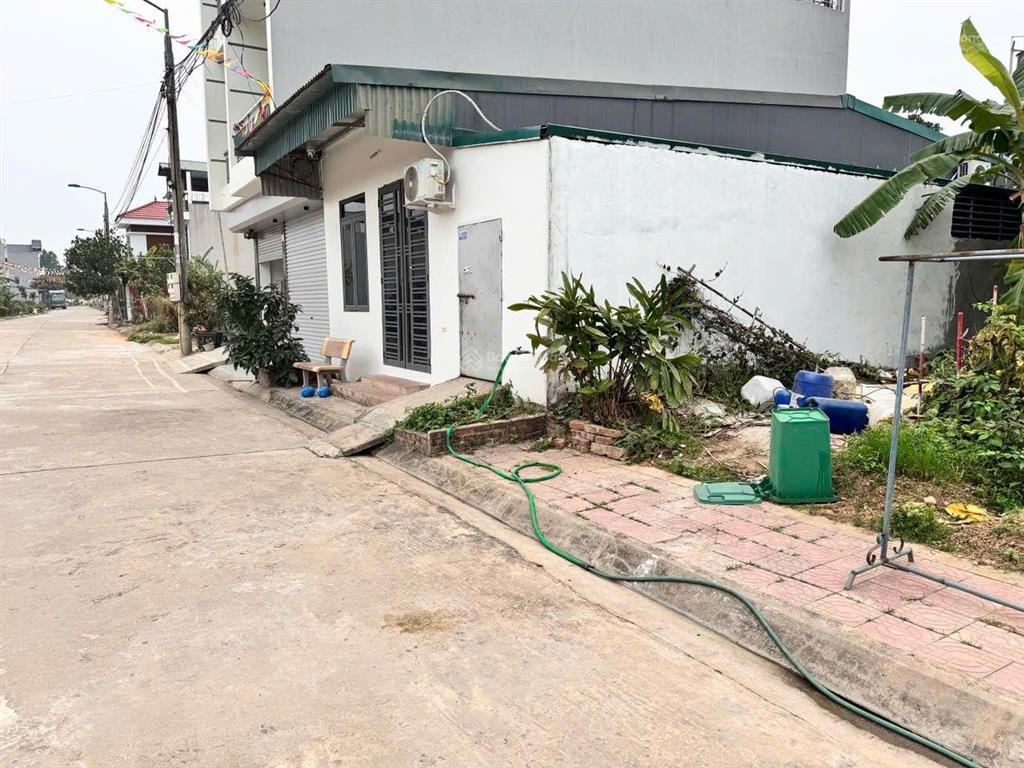 Bán đất ở sổ đỏ trao tay diện tích 99.6m²