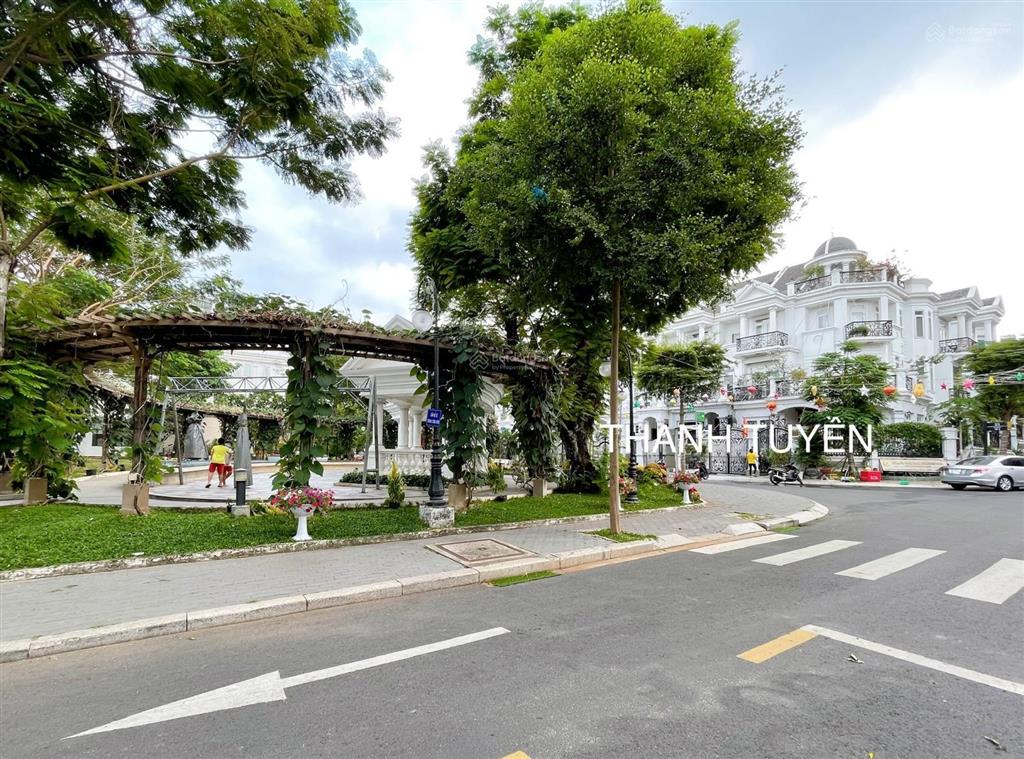 Bán biệt thự song lập nội thất đẹp ở cityland garden hills. thanh tuyền