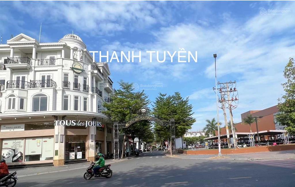 Bán biệt thự căn góc 2 mặt tiền, một trong những căn có vị trí đẹp garden hills. thanh tuyền
