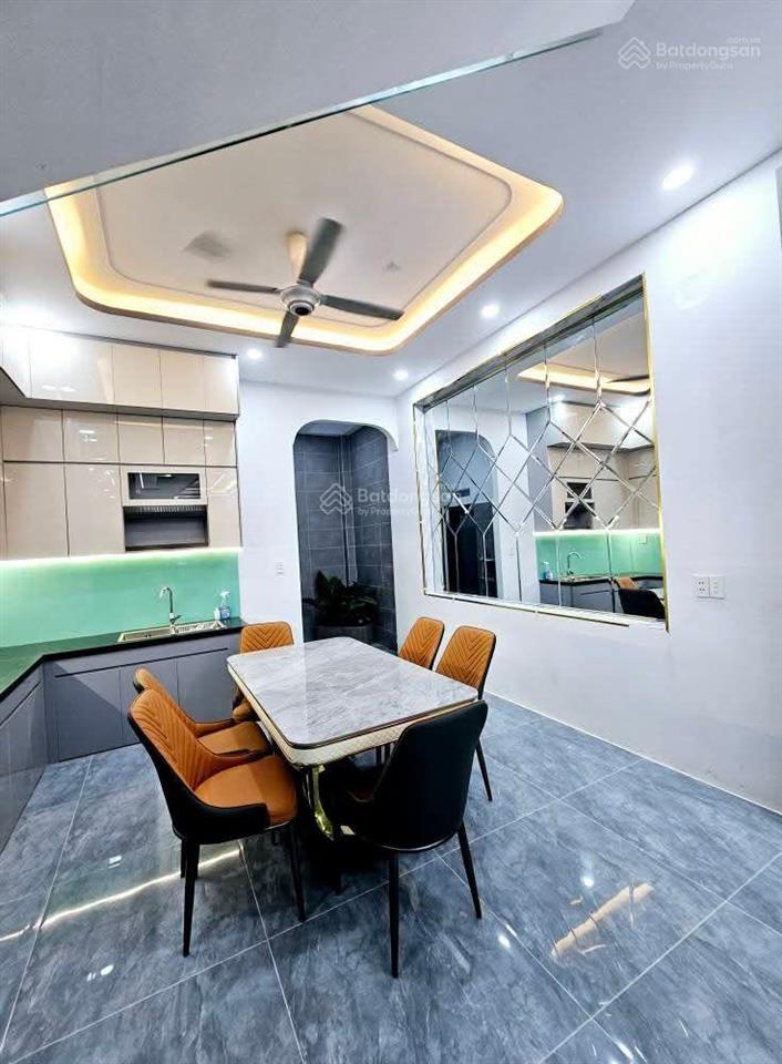 Bán nhà 1 trệt 2 lầu dĩ an bình dương dt 90m2, tc full giá 6 tỷ.  0906 309 ***