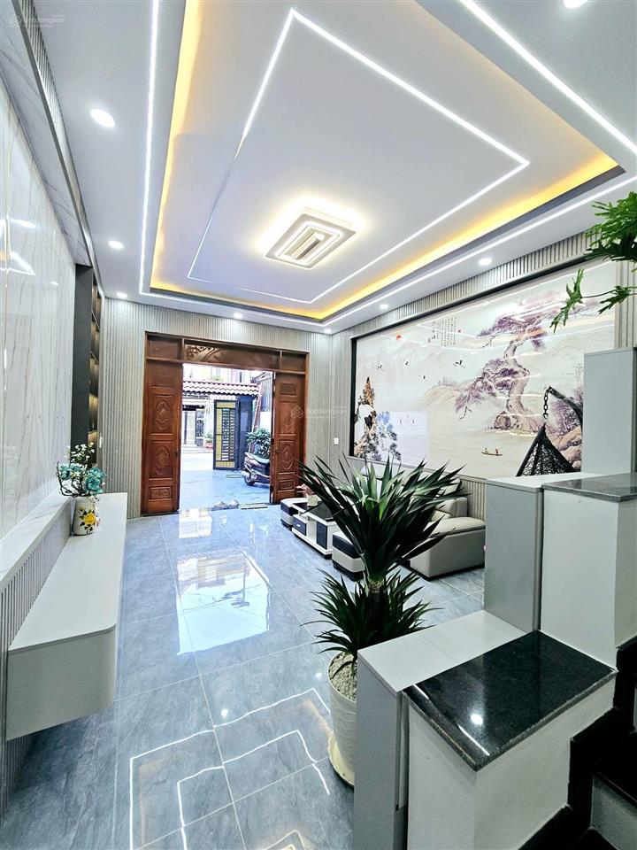 Bán nhà 1 trệt 2 lầu dĩ an bình dương dt 90m2, tc full giá 6 tỷ.  0906 309 ***