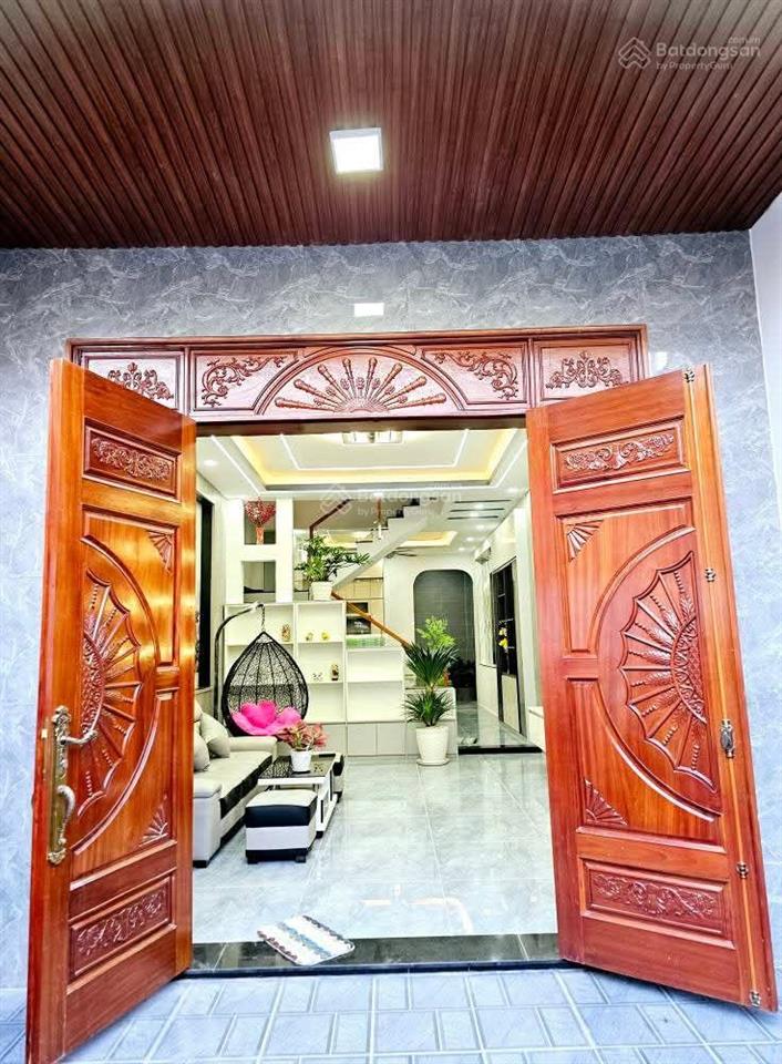 Bán nhà 1 trệt 2 lầu dĩ an bình dương dt 90m2, tc full giá 6 tỷ.  0906 309 ***