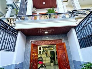 Bán nhà 1 trệt 2 lầu dĩ an bình dương dt 90m2, tc full giá 6 tỷ.  0906 309 ***