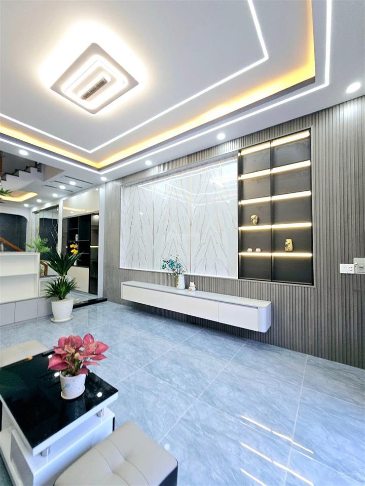 Bán nhà 1 trệt 2 lầu dĩ an bình dương dt 90m2, tc full giá 6 tỷ.  0906 309 ***