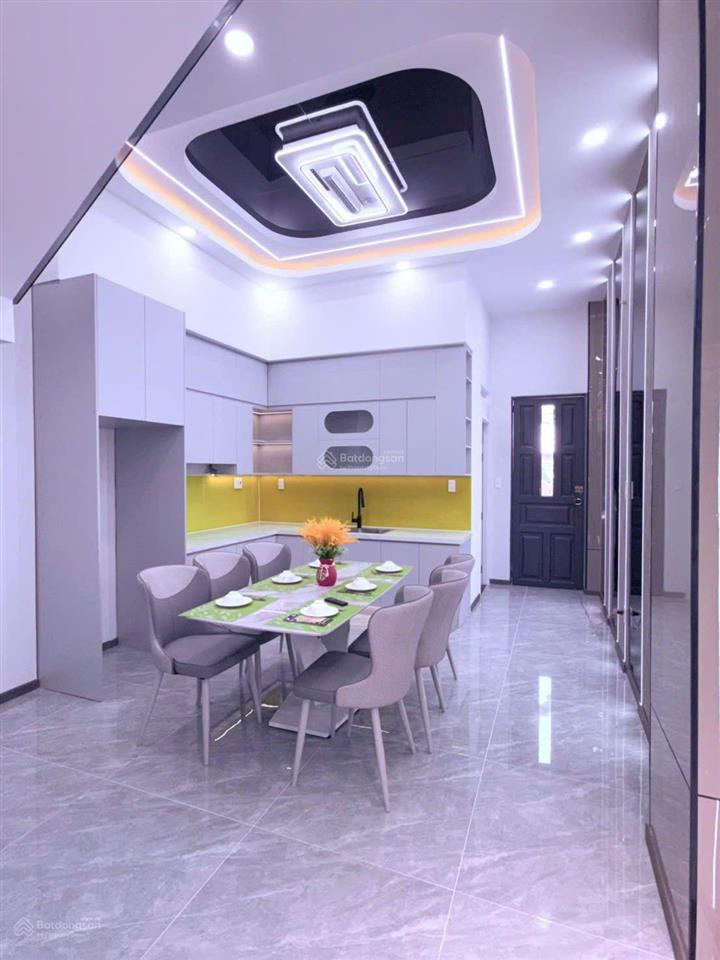 Bán nhà trệt 2 lầu dt 60m ngang 4 tc 100% gần trung tâm y tế dĩ an giá 5ty5  0906 309 ***gc
