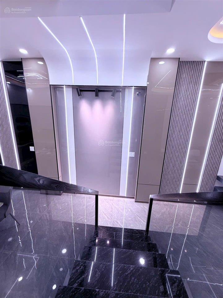 Bán nhà trệt 2 lầu dt 60m ngang 4 tc 100% gần trung tâm y tế dĩ an giá 5ty5  0906 309 ***gc