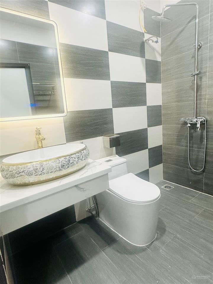 Cho thuê nhà nguyên căn xuân đỉnh. 45m² x 5 tầng. 6pn. vào ở ngay