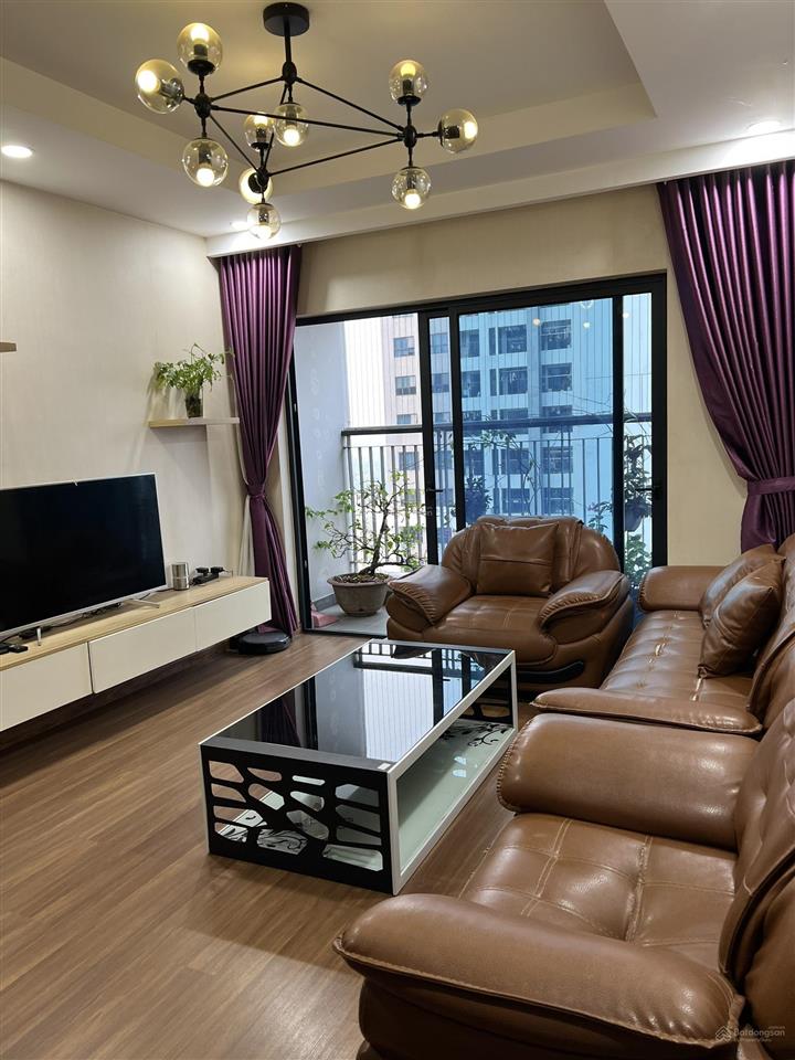 Cho thuê căn hộ chung cư resco cổ nhuế. vào ở ngay.