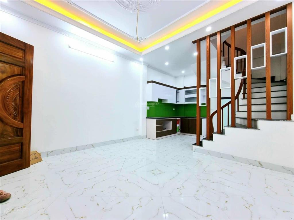 Cho thuê nhà nguyên căn trần cung. 60m² x 3 tầng. 5pn. giá 13 tr/th.  0969 760 ***