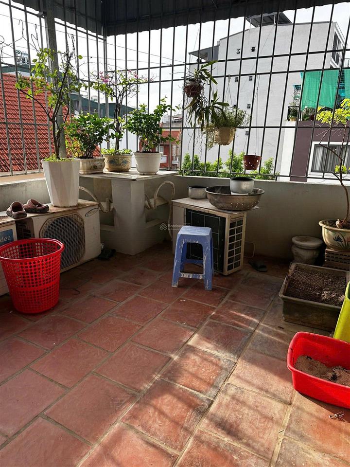 Cho thuê nhà riêng trần cung. 40m2 x 4 tầng. 4pn. giá 10 tr/th. vào ở ngay