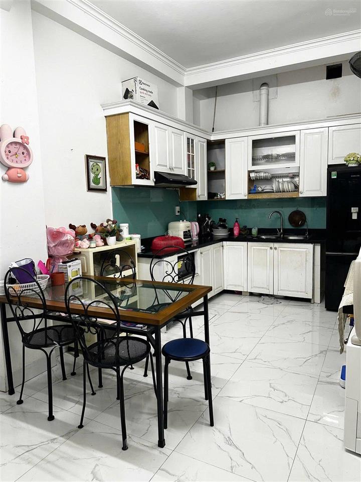Cho thuê nhà riêng trần cung. 40m2 x 4 tầng. 4pn. giá 10 tr/th. vào ở ngay