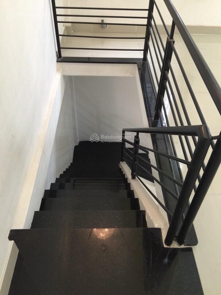 Cho thuê nhà nguyên căn bắc từ liêm. 45m2 x 3 tầng. 8 tr/th, vào ở ngay