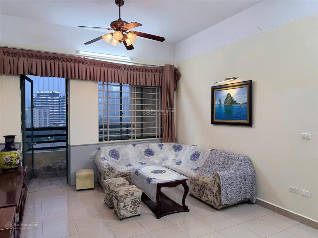 Cho thuê căn hộ chung cư resco cổ nhuế. 120m2. 3pn. full đồ. vào ở ngay