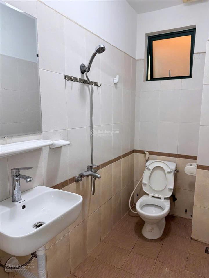 Cho thuê căn hộ chung cư resco cổ nhuế. 120m2. 3pn. full đồ. vào ở ngay