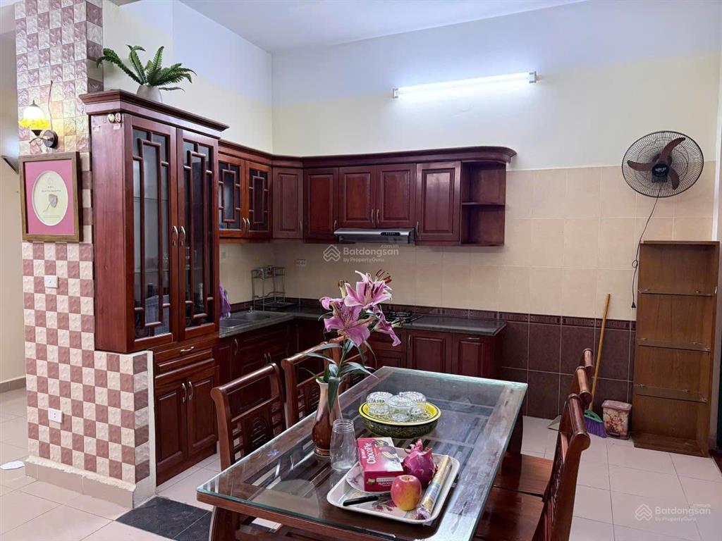 Cho thuê căn hộ chung cư resco cổ nhuế. 120m2. 3pn. full đồ. vào ở ngay