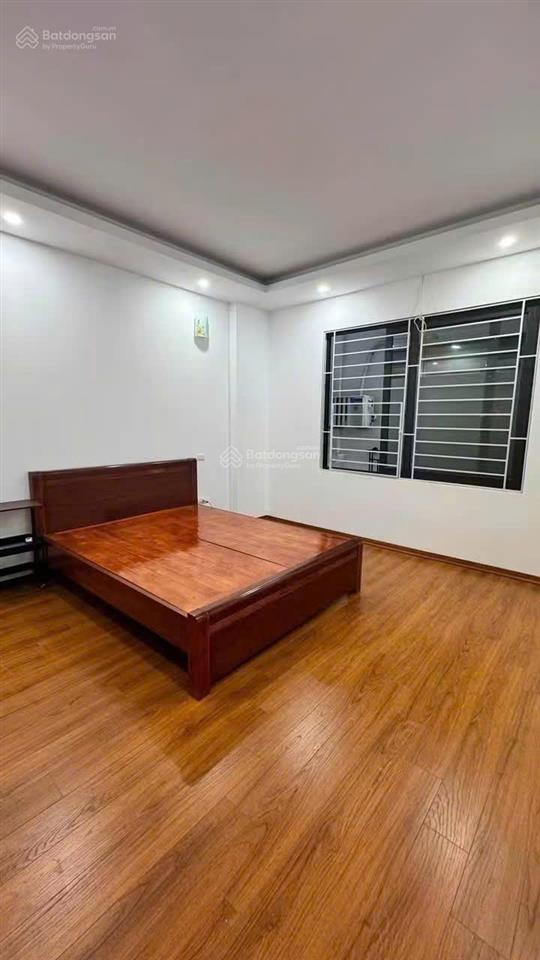 Cho thuê nhà nguyên căn tây hồ. 40m2 x 5 tầng. vào ở ngay.