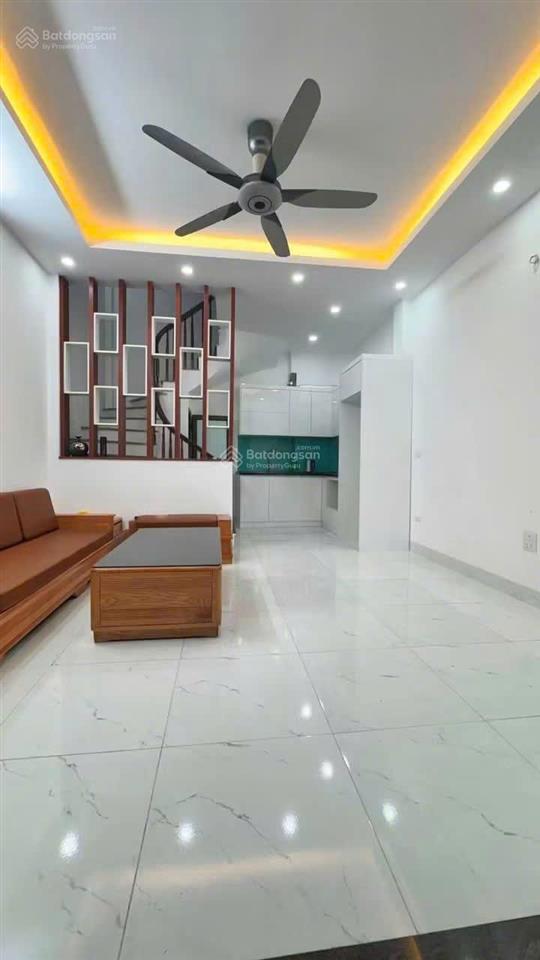 Cho thuê nhà nguyên căn tây hồ. 40m2 x 5 tầng. vào ở ngay.