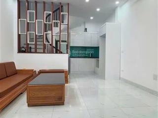 Cho thuê nhà nguyên căn tây hồ. 40m2 x 5 tầng. vào ở ngay.