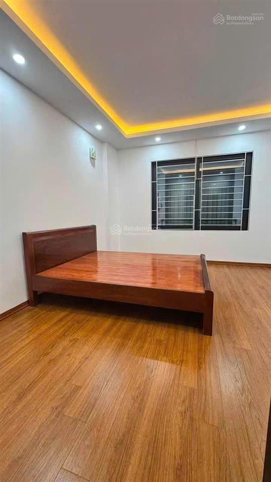 Cho thuê nhà nguyên căn tây hồ. 40m2 x 5 tầng. vào ở ngay.