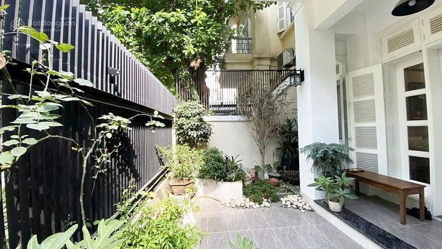 Bán biệt thự tại khu đô thị nam thăng long  ciputra, 373 triệu / m2, 180 m2
