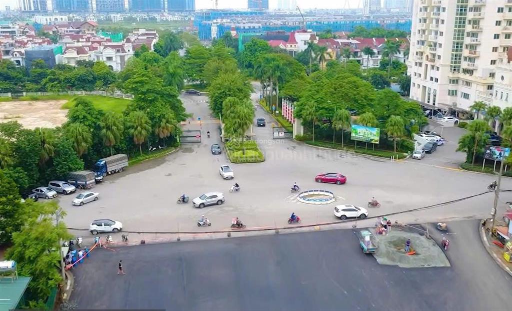 Biệt thự ciputra 180m2 trục nguyễn văn huyên, giá hơn 60 tỷ!