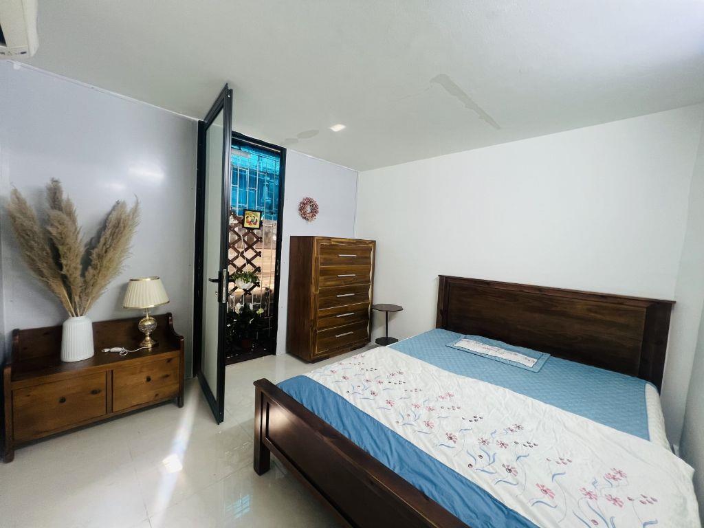 Bán căn hộ tập thể đường Nguyễn Chí Thanh, Đống Đa, ô tô đỗ, nhà đẹp ở luôn