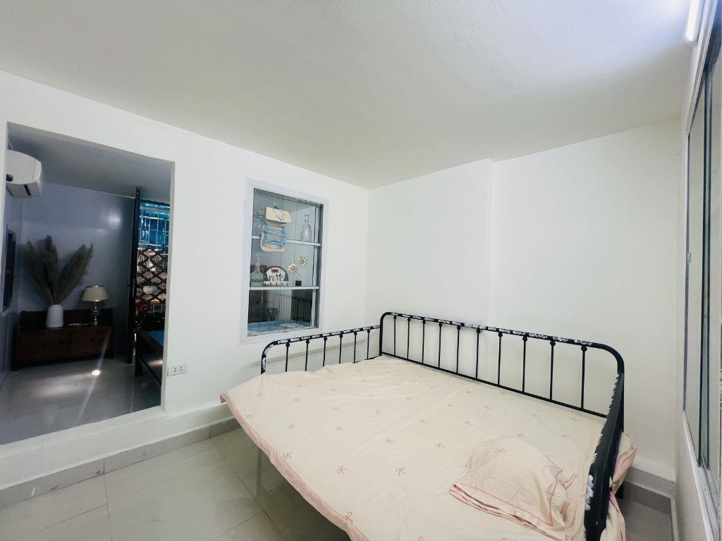 Bán căn hộ tập thể đường Nguyễn Chí Thanh, Đống Đa, ô tô đỗ, nhà đẹp ở luôn