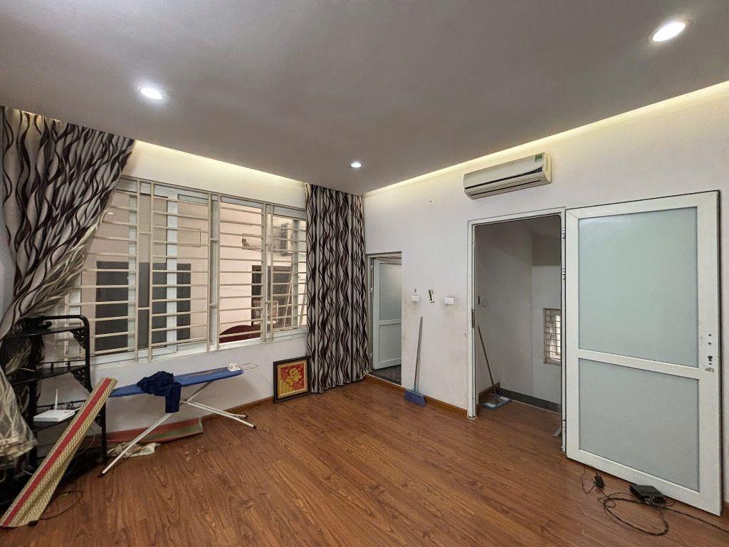 CHO THUÊ NHÀ RIÊNG PHỐ TÔN ĐỨC THẮNG, ĐỐNG ĐA, NHÀ ĐẸP 5 TẦNG FULL NỘI THẤT