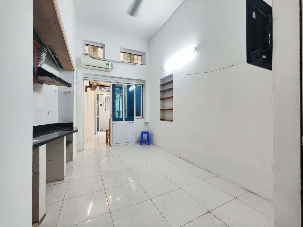 CHO THUÊ NHÀ RIÊNG PHỐ LÁNG HẠ, ĐỐNG ĐA, Ô TÔ ĐỖ CỬA, GẦN PHỐ - 8 TRIỆU
