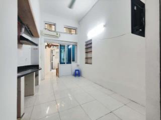 CHO THUÊ NHÀ RIÊNG PHỐ LÁNG HẠ, ĐỐNG ĐA, Ô TÔ ĐỖ CỬA, GẦN PHỐ - 8 TRIỆU