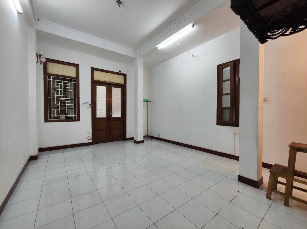 CHO THUÊ NHÀ ĐƯỜNG LÊ DUẨN, HOÀN KIẾM, GẦN GA HÀ NỘI, 1 NHÀ RA PHỐ, Ở, VĂN PHÒNG
