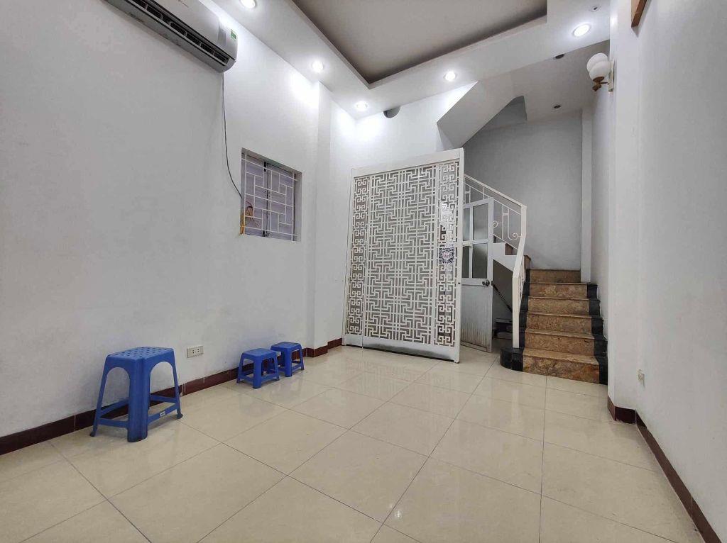 CHO THUÊ NHÀ ĐƯỜNG LÊ DUẨN, HOÀN KIẾM, GẦN GA HÀ NỘI, 1 NHÀ RA PHỐ, Ở, VĂN PHÒNG