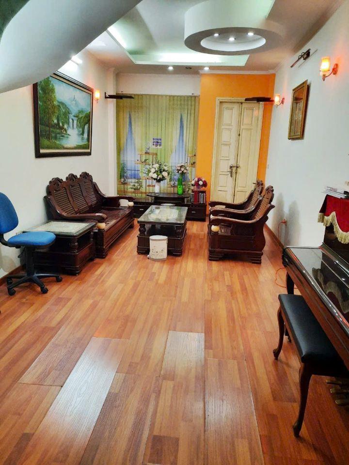 CHO THUÊ NHÀ ĐƯỜNG NGUYỄN CHÍ THANH, BA ĐÌNH, NHÀ ĐẸP PHÂN LÔ, Ô TÔ TRÁNH