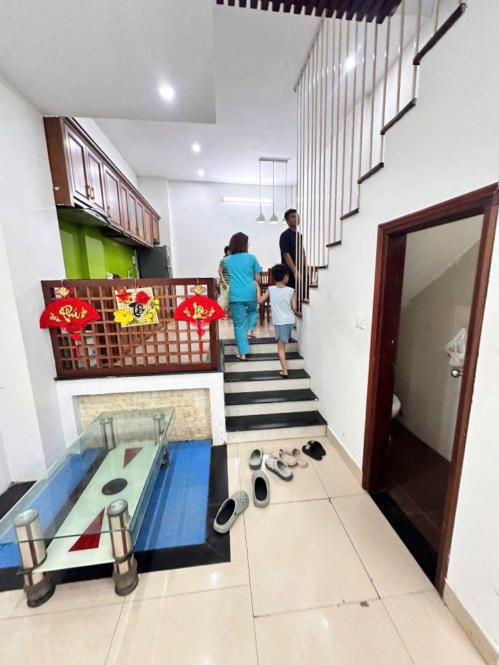 CHO THUÊ NHÀ RIÊNG ĐƯỜNG TRƯƠNG ĐỊNH, HAI BÀ TRƯNG, NHÀ ĐẸP SẴN NỘI THẤT