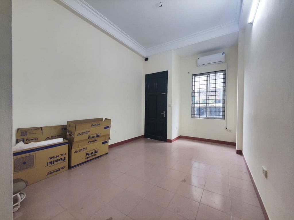 CHO THUÊ NHÀ NGUYÊN CĂN ĐƯỜNG NGUYÊN HỒNG, BA ĐÌNH, Ô TÔ TRÁNH, Ở, VP, SPA
