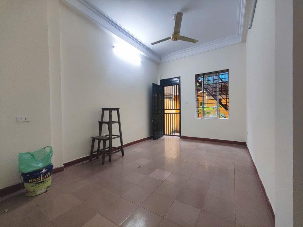 CHO THUÊ NHÀ NGUYÊN CĂN ĐƯỜNG NGUYÊN HỒNG, BA ĐÌNH, Ô TÔ TRÁNH, Ở, VP, SPA