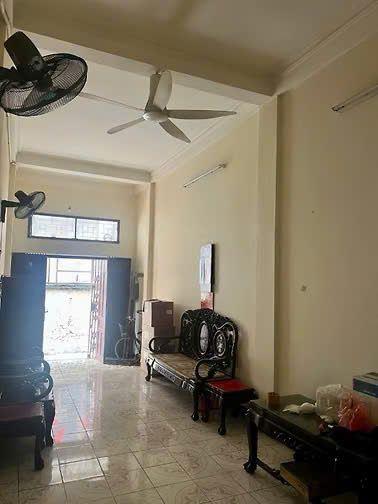 CHO THUÊ NHÀ NGUYỄN VĂN TRỖI, THANH XUÂN, NGÕ RỘNG, SẴN NỘI THẤT Ở LUÔN