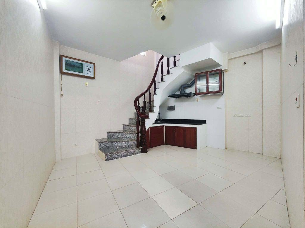 CHO THUÊ NHÀ RIÊNG PHỐ VĂN CAO, BA ĐÌNH, GẦN PHỐ, 3 NGỦ -  7.5TR