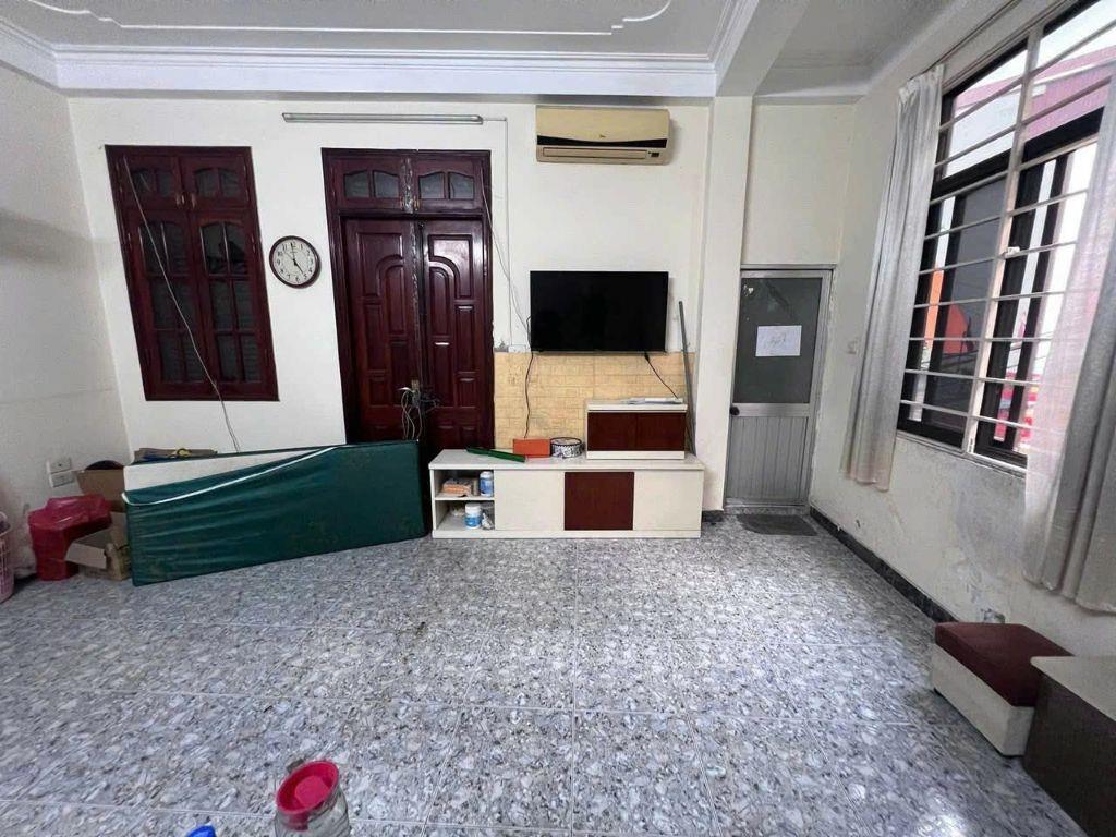 CHO THUÊ NHÀ NGUYÊN CĂN NGÕ 211 KHƯƠNG TRUNG, THANH XUÂN, 5 TẦNG Ở LUÔN