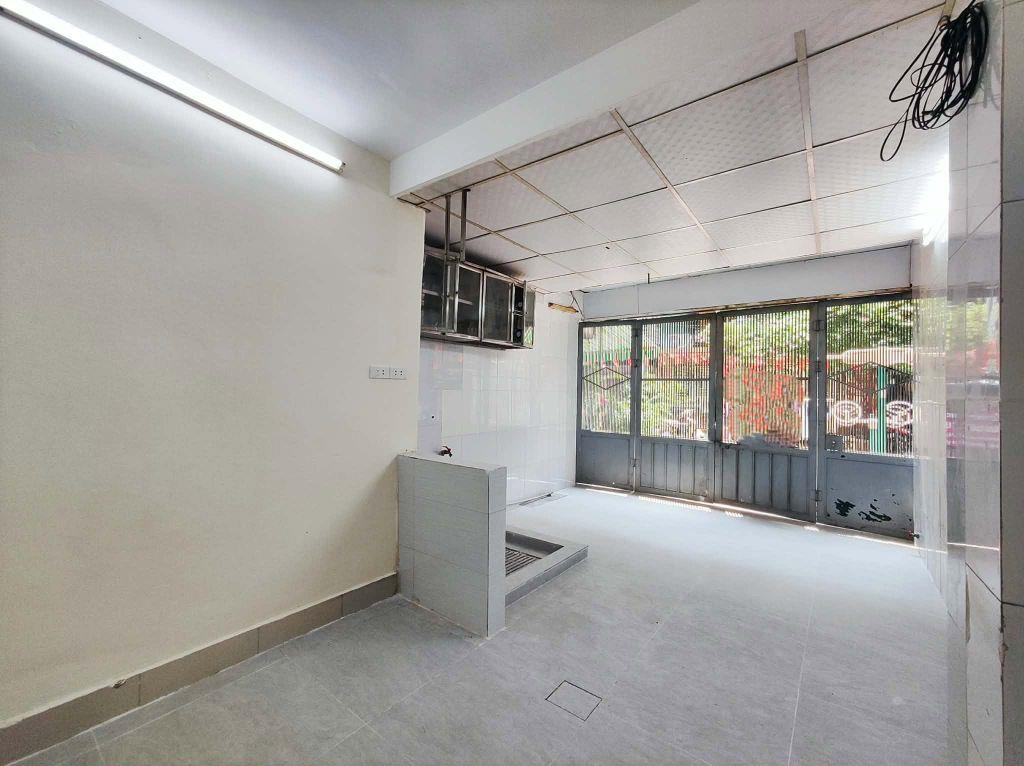 TẬP THỂ TẦNG 1 THÀNH CÔNG, BA ĐÌNH - 20M RA ÔTÔ - MẶT NGÕ - 2 LỐI ĐI - Ở, LÀM VP