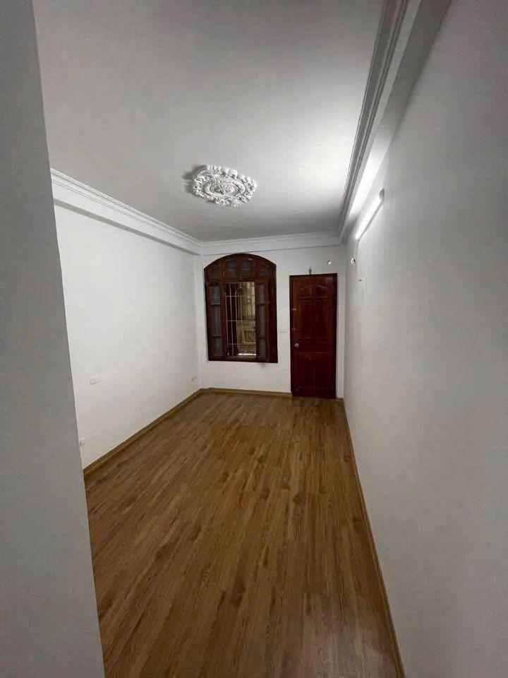 CHO THUÊ NHÀ RIÊNG PHỐ VĂN CAO, BA ĐÌNH, NGÕ THOÁNG, 4 NGỦ