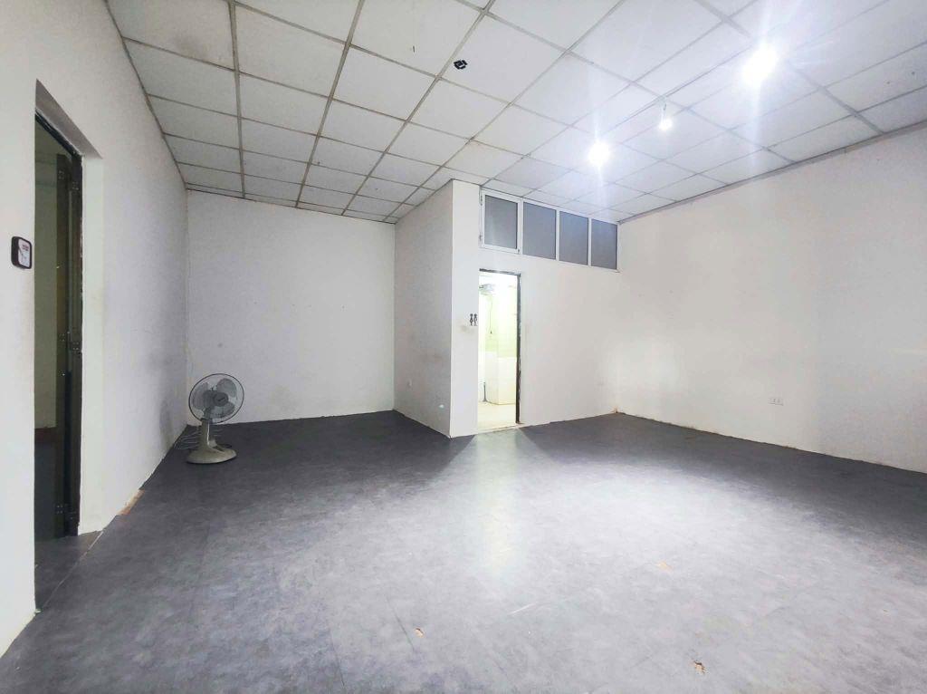 CHO THUÊ NHÀ NGÕ 135 PHỐ ĐỘI CẤN, BA ĐÌNH, Ô TÔ ĐỖ CỬA, SÂN RỘNG, Ở, VĂN PHÒNG, KHO…