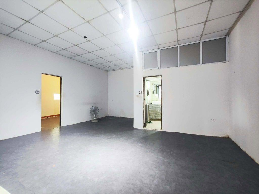 CHO THUÊ NHÀ NGÕ 135 PHỐ ĐỘI CẤN, BA ĐÌNH, Ô TÔ ĐỖ CỬA, SÂN RỘNG, Ở, VĂN PHÒNG, KHO…