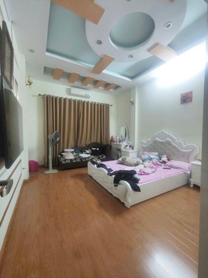 CHO THUÊ NHÀ NGUYÊN CĂN PHỐ QUAN HOA, CẦU GIẤY, SẴN NỘI THẤT, GẦN PHỐ
