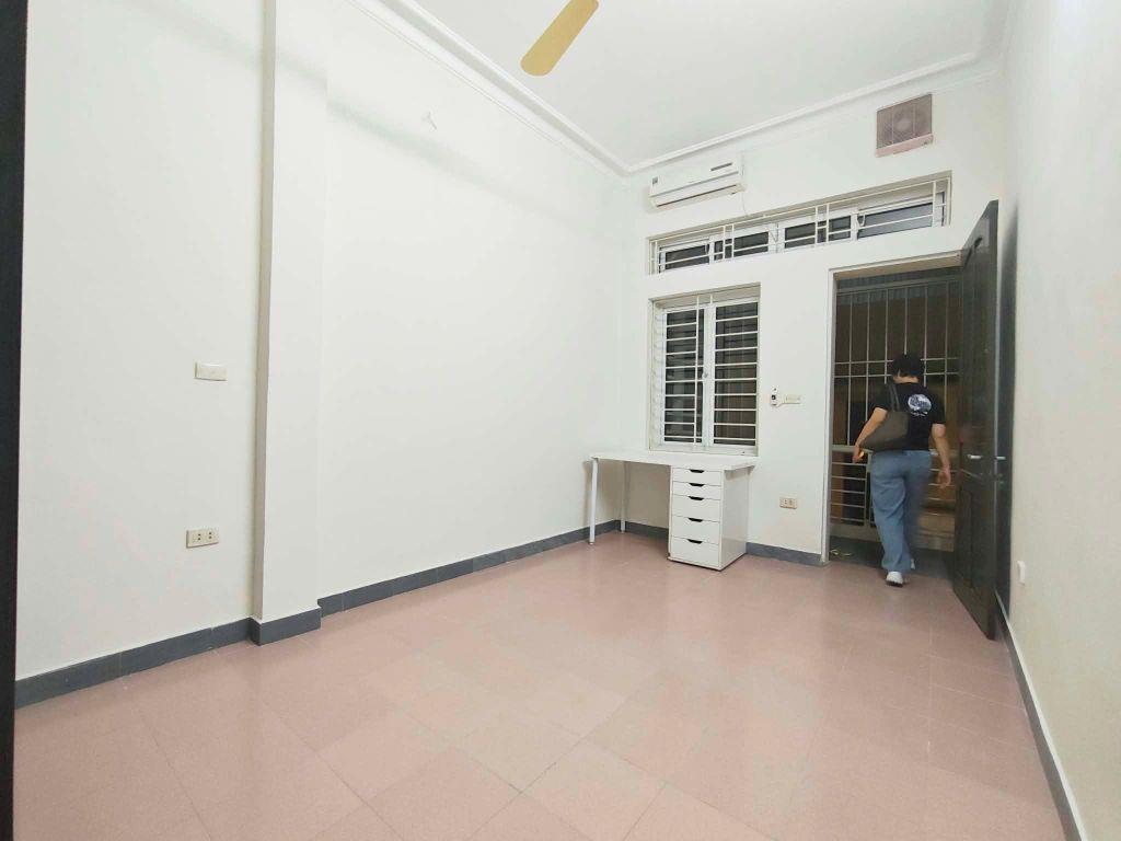 CHO THUÊ NHÀ GẦN 210 PHỐ ĐỘI CẤN, BA ĐÌNH, NGÕ BA GÁC TRÁNH, GẦN PHỐ