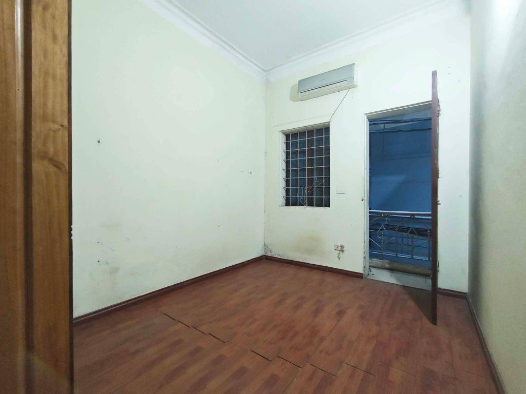 CHO THUÊ NHÀ GẦN 639 HOÀNG HOA THÁM, BA ĐÌNH, MẶT NGÕ BA GÁC TRÁNH