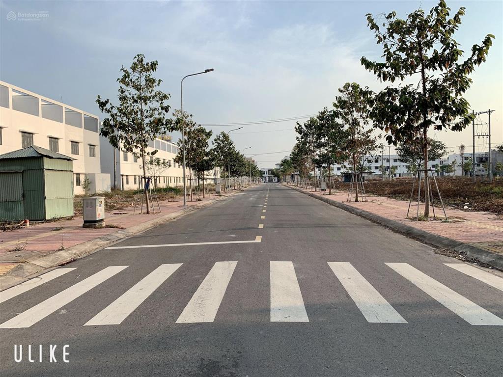 Nhà phố giá rẻ tại khu đô thị bàu xéo  tt. trảng bom, 90m2, giá 2 tỷ 450 triệu.  0934 828 ***