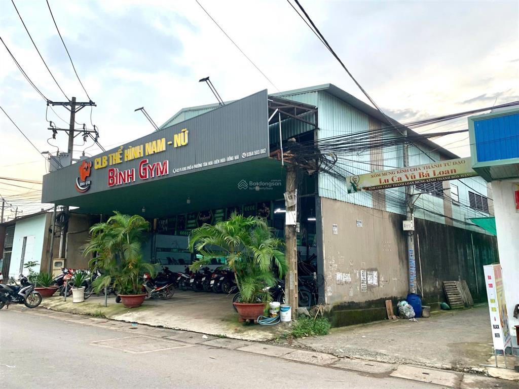 Đất bán tại hẻm lê ngô cát, gần nhà thờ vinh đức, diện tích 71.4m2, giá 1 tỷ 300.  0934 828 ***